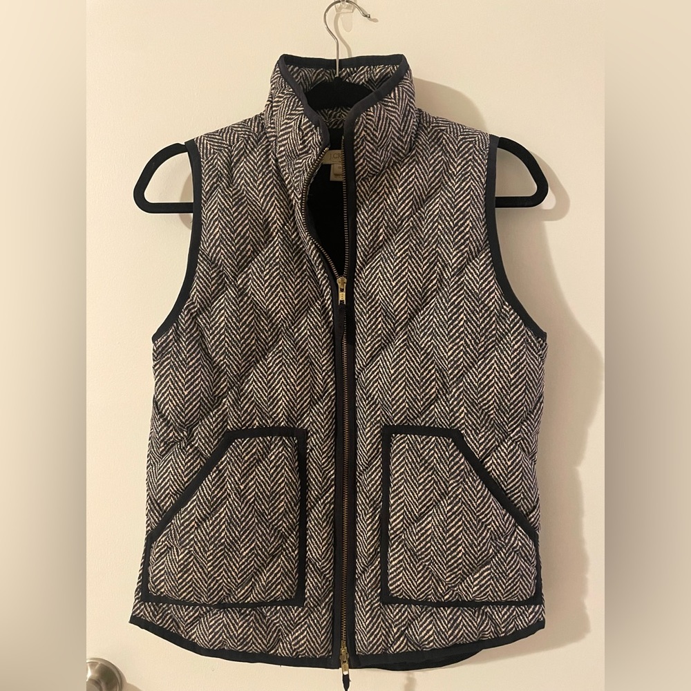 Jcrew puffer vest in herringbone pattern - size XS